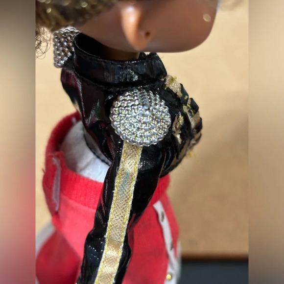 5/$25 
LOL Surprise Royal Bee OMG Fashion Doll 10 " Good Used Condition - Picture 6 of 9